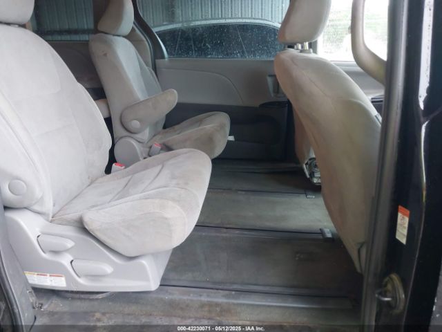 5TDZK3DC3GS715661 Toyota Sienna L 7 Passenger