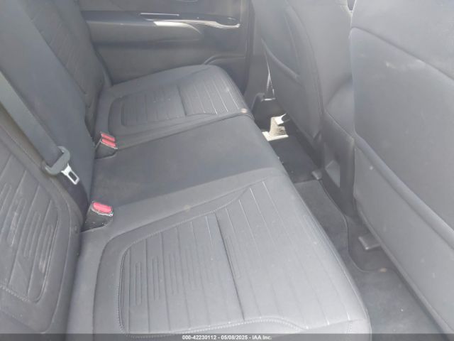 5NTJBDDE8RH110825 Hyundai Santa Cruz Sel