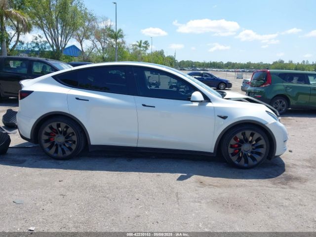 7SAYGDEF4NF454623 Tesla Model Y