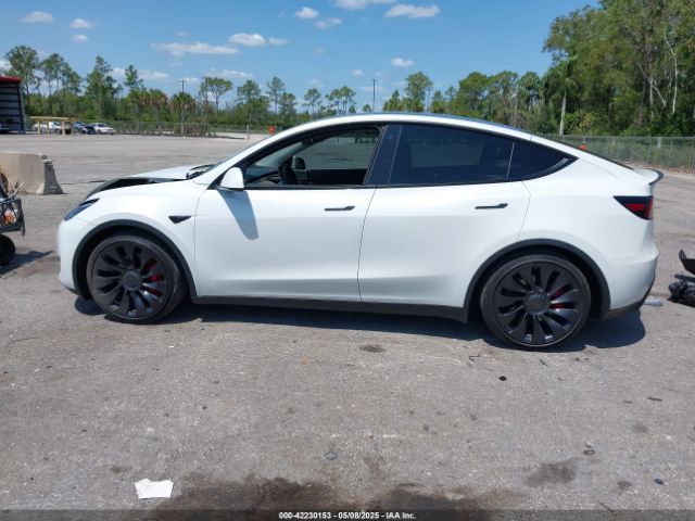 7SAYGDEF4NF454623 Tesla Model Y