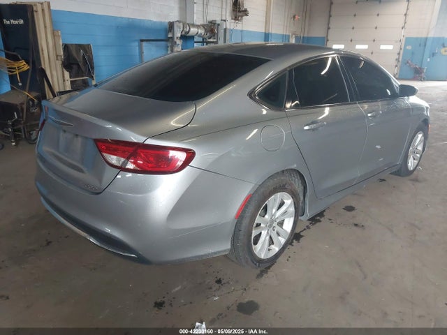 Chrysler 200 Limited 2015 1C3CCCAB8FN699349 Image 4