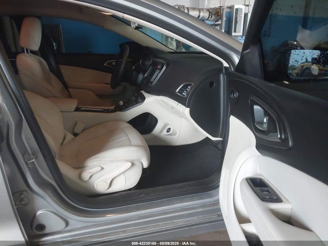 Chrysler 200 Limited 2015 1C3CCCAB8FN699349 Image 5