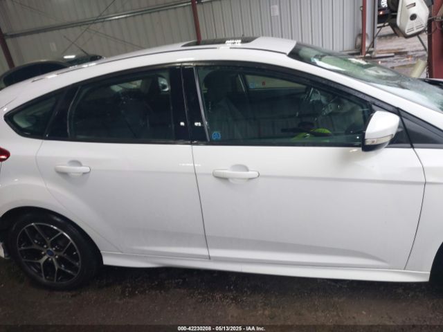 1FADP3K27GL261251 Ford FOCUS SE