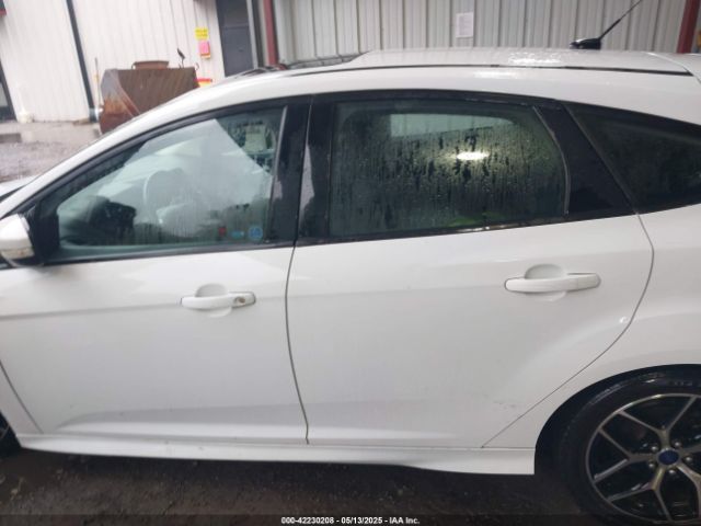 1FADP3K27GL261251 Ford FOCUS SE