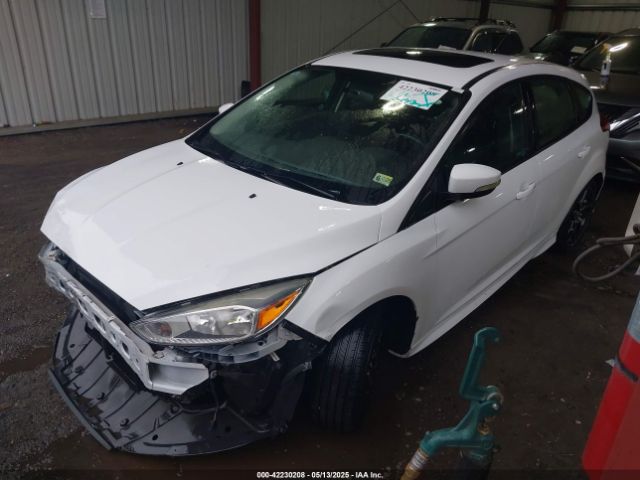 1FADP3K27GL261251 Ford FOCUS SE