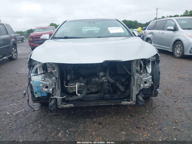 4T1B11HK0JU655086 Toyota CAMRY LE