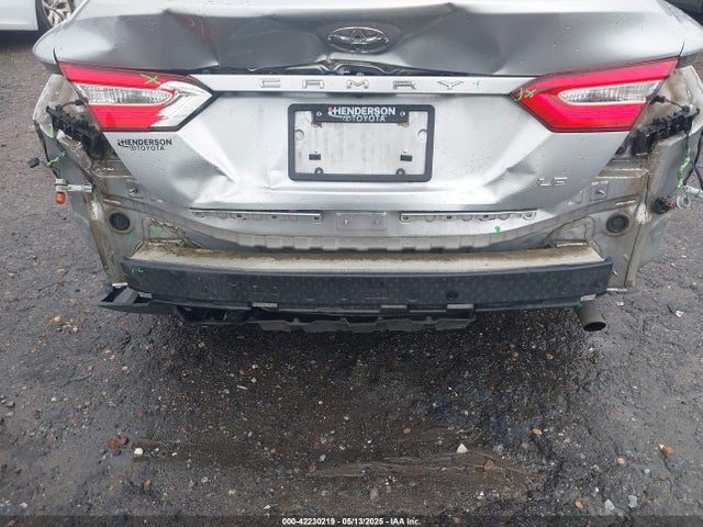 4T1B11HK0JU655086 Toyota CAMRY LE