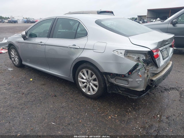 4T1B11HK0JU655086 Toyota CAMRY LE