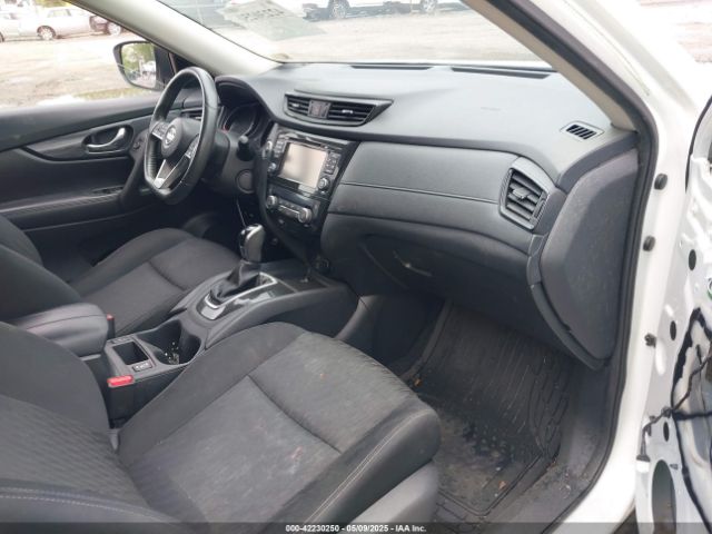 KNMAT2MT3HP568547 Nissan ROGUE SV