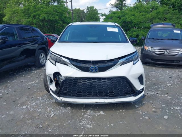 5TDXRKEC8NS102962 Toyota Sienna Xse