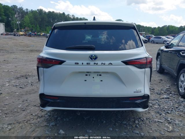 5TDXRKEC8NS102962 Toyota Sienna Xse