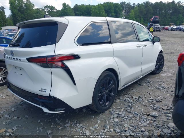 5TDXRKEC8NS102962 Toyota Sienna Xse