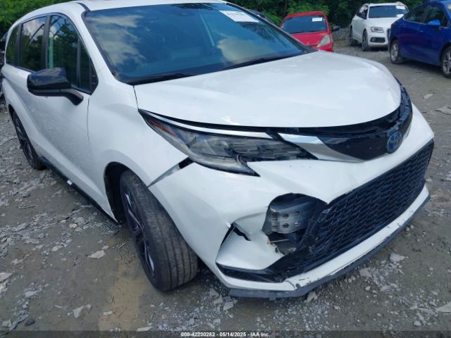 5TDXRKEC8NS102962 Toyota Sienna Xse