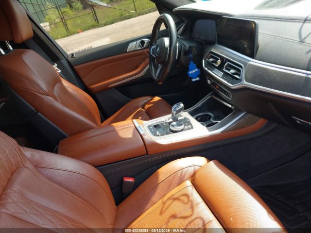 5UXCW2C5XKL084486 BMW X7 Xdrive40i