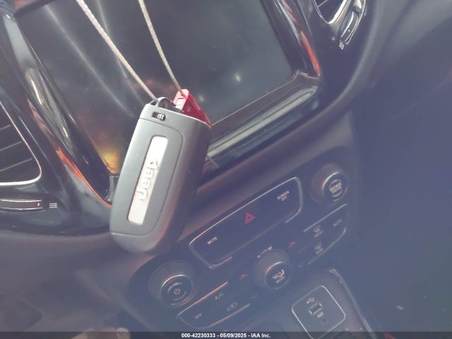 3C4NJDCB2JT222325 Jeep Compass Limited 4x4