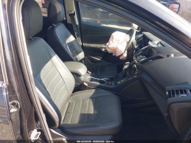 1FMCU0JX5FUC58573 Ford Escape Titanium