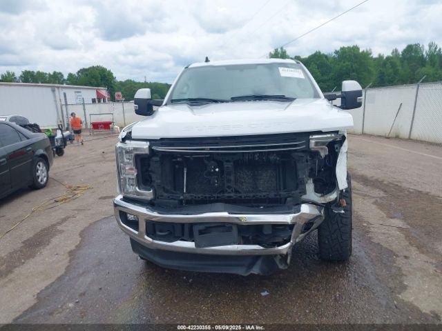 1FT7X2B6XKEC38628 Ford F-250 Lariat