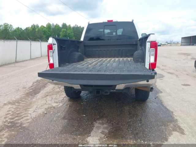 1FT7X2B6XKEC38628 Ford F-250 Lariat