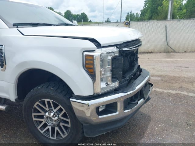 1FT7X2B6XKEC38628 Ford F-250 Lariat