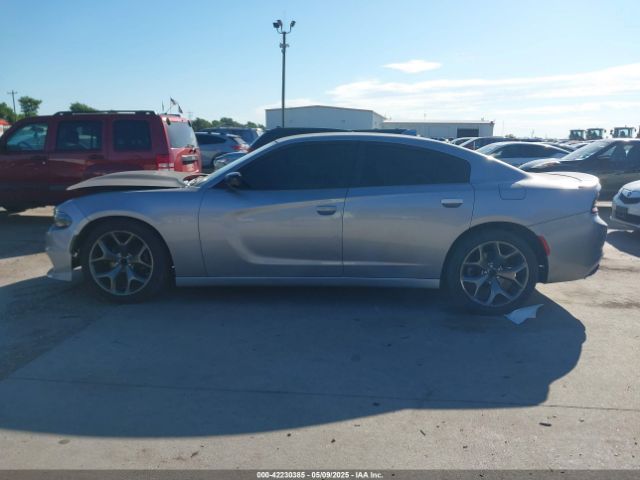 2C3CDXHG8FH884080 Dodge Charger Sxt