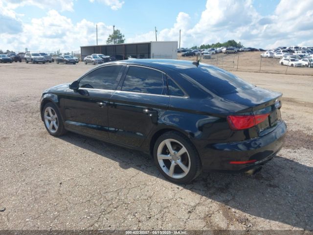 2015 AUDI A3 WAUACGFF4F1115944 Photo 2