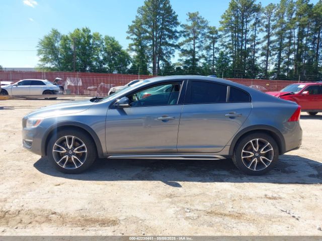 YV4612UM0G2000284 Volvo S60 Cross Country T5 Platinum