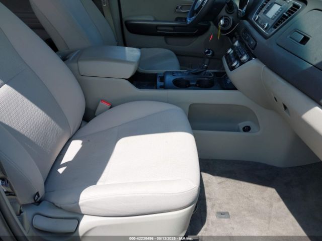 KNDMB5C13G6202013 KIA SEDONA LX