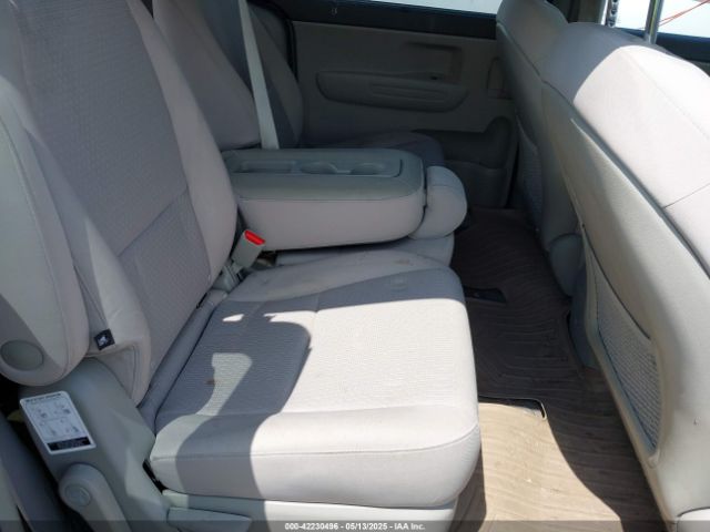 KNDMB5C13G6202013 KIA SEDONA LX