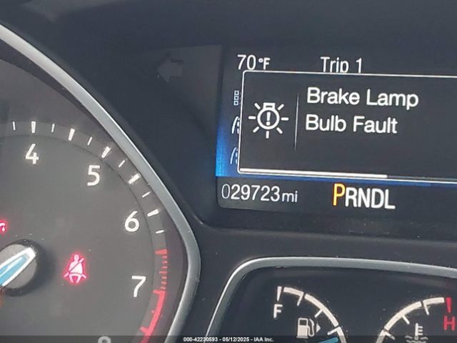1FADP3F2XHL320174 Ford FOCUS SE