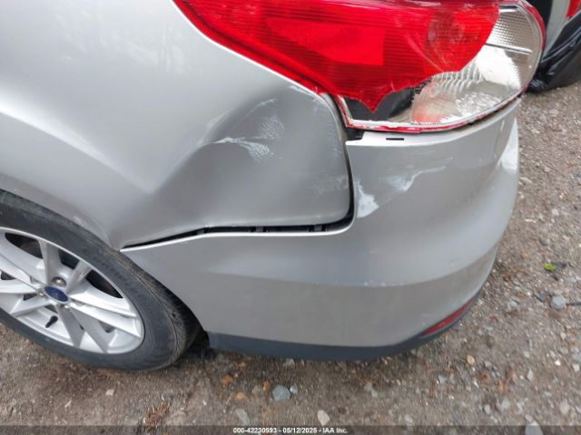 1FADP3F2XHL320174 Ford FOCUS SE