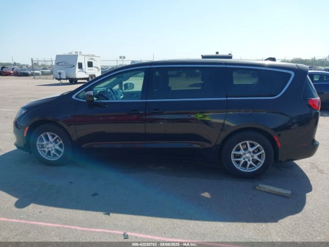 2C4RC1DG7HR695171 Chrysler Pacifica Touring
