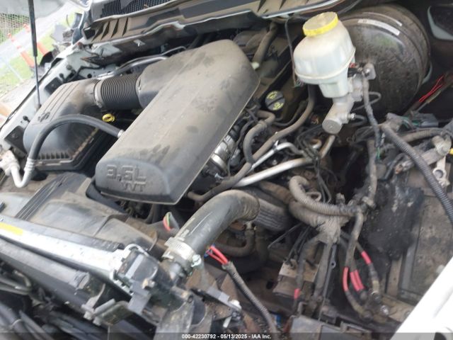 1C6RR7GG9HS736595 RAM 1500 Slt  4x4 6'4 Box