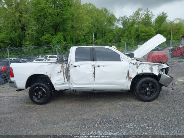 1C6RR7GG9HS736595 RAM 1500 Slt  4x4 6'4 Box