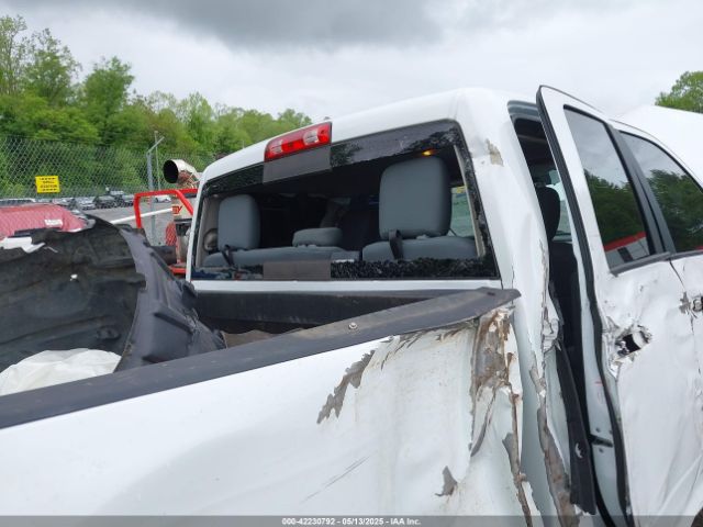 1C6RR7GG9HS736595 RAM 1500 Slt  4x4 6'4 Box