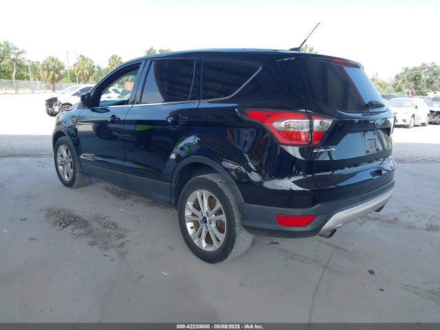 1FMCU0GD5HUA58132 Ford ESCAPE SE