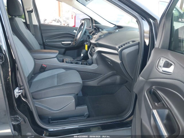 1FMCU0GD5HUA58132 Ford ESCAPE SE