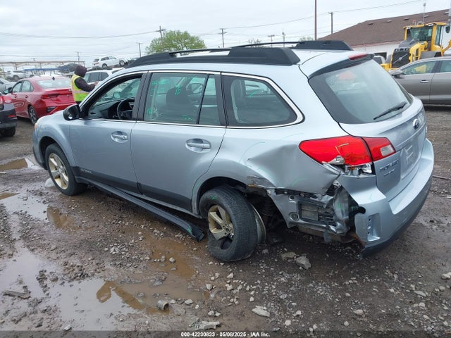 4S4BRBACXE3303632 Subaru Outback 2.5i
