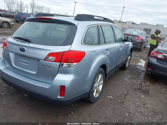 4S4BRBACXE3303632 Subaru Outback 2.5i