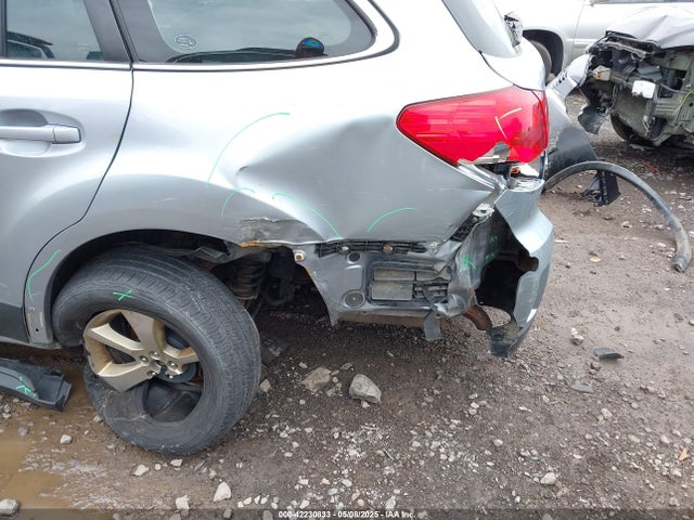 4S4BRBACXE3303632 Subaru Outback 2.5i
