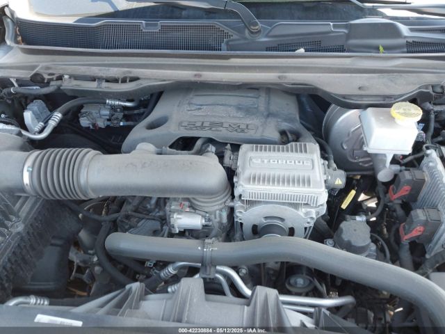 1C6SRFHT5NN332002 RAM 1500 Limited  4x4 5'7 Box