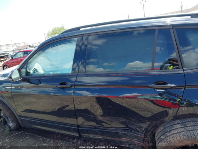 3VV8B7AX1PM031316 Volkswagen Tiguan 2.0t Se R-line Black