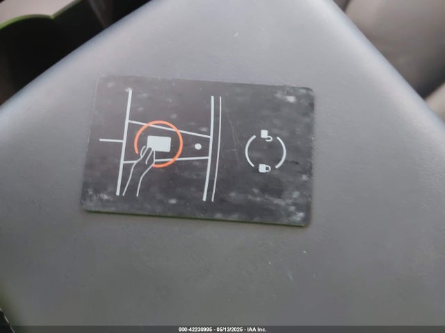 2023 TESLA MODEL 3 5YJ3E1EB3PF670975 Photo 10