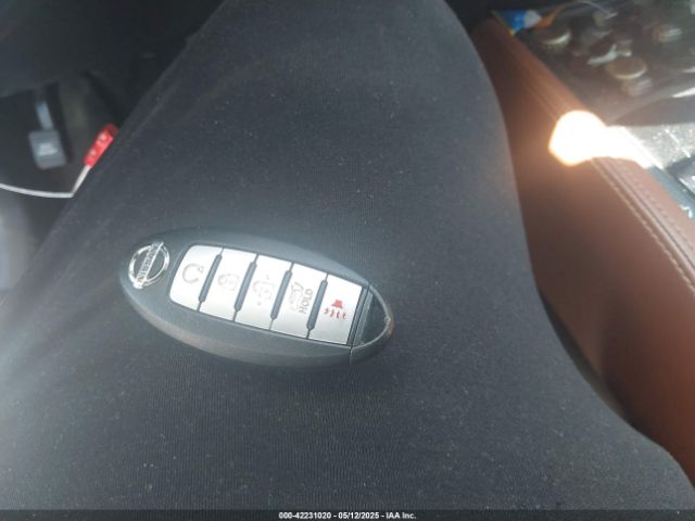 5N1AT2MV6HC764695 Nissan Rogue Sl