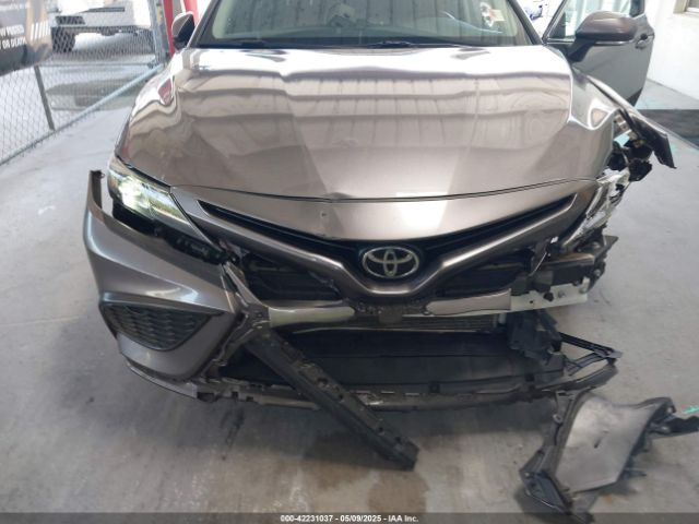 4T1T11AK9NU640414 Toyota CAMRY SE