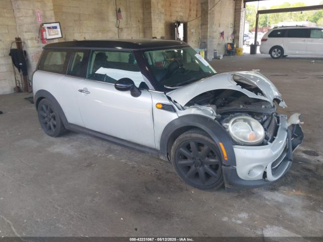 2011 MINI COOPER CLUBMAN WMWZF3C55BTX82020 Photo 0