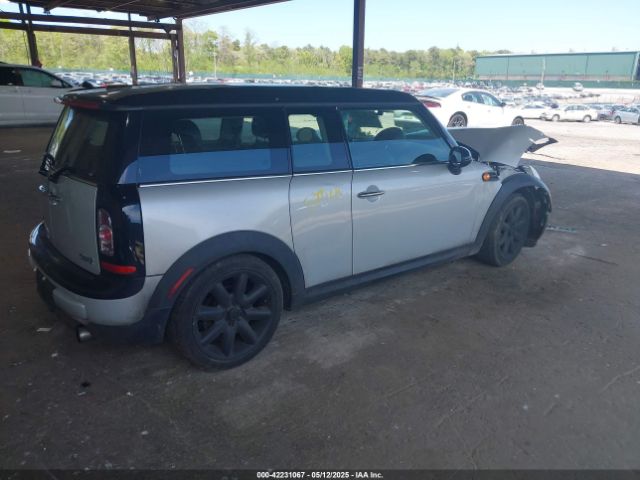 2011 MINI COOPER CLUBMAN WMWZF3C55BTX82020 Photo 3