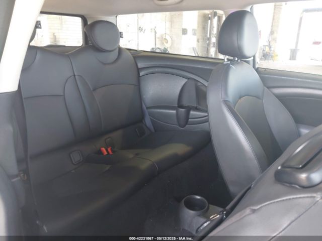 2011 MINI COOPER CLUBMAN WMWZF3C55BTX82020 Photo 7