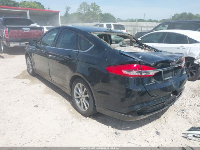 3FA6P0HDXHR198388 Ford FUSION SE