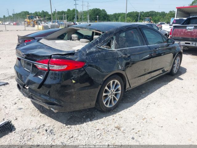 3FA6P0HDXHR198388 Ford FUSION SE