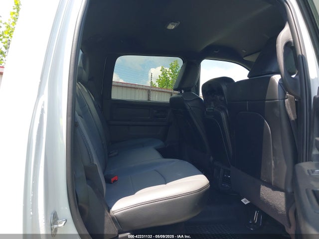 3C6UR5CJ0RG131566 RAM 2500 Tradesman  4x4 6'4 Box